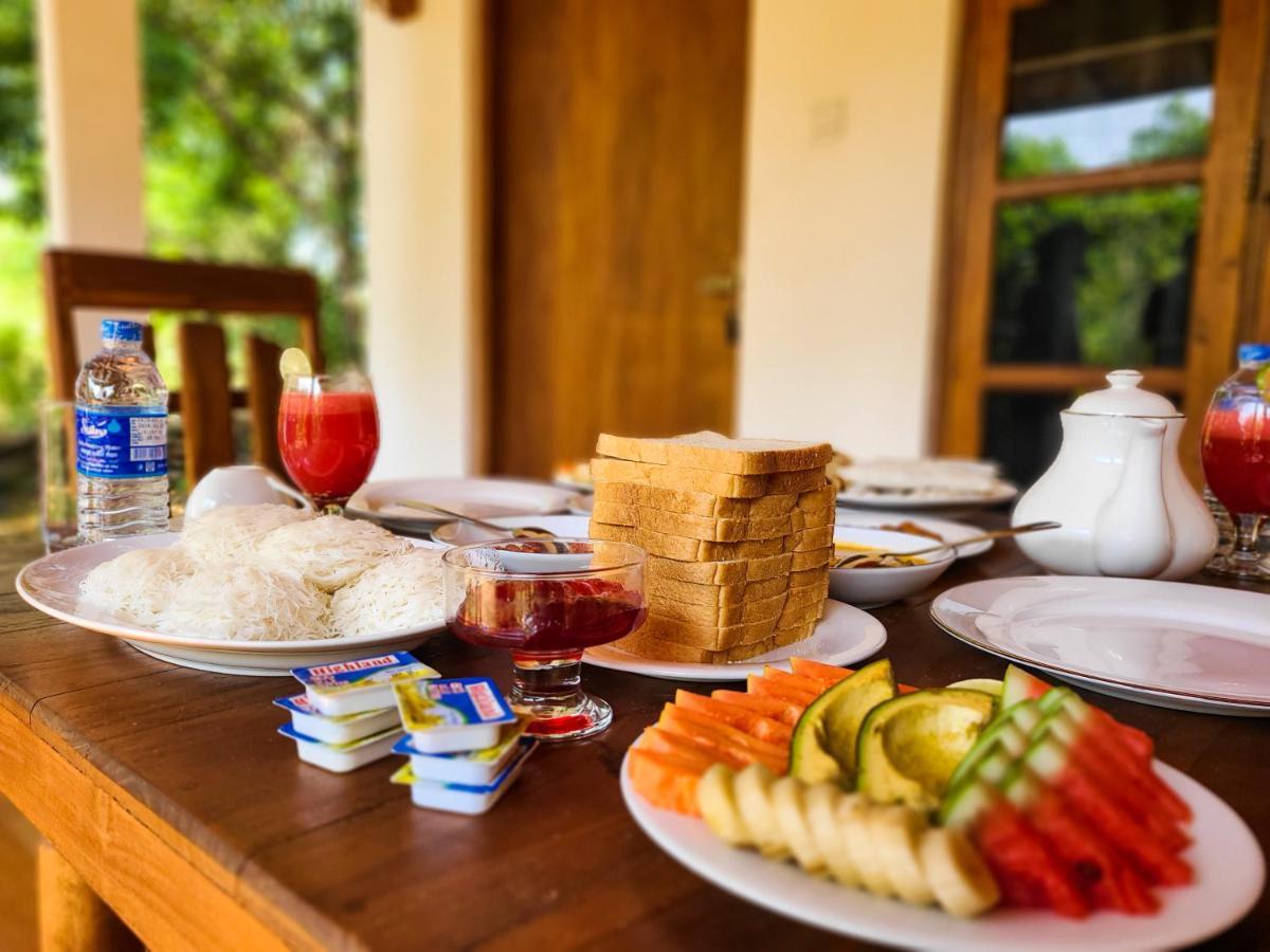 Woodholic Homestay Σιγκιρίγια Εξωτερικό φωτογραφία