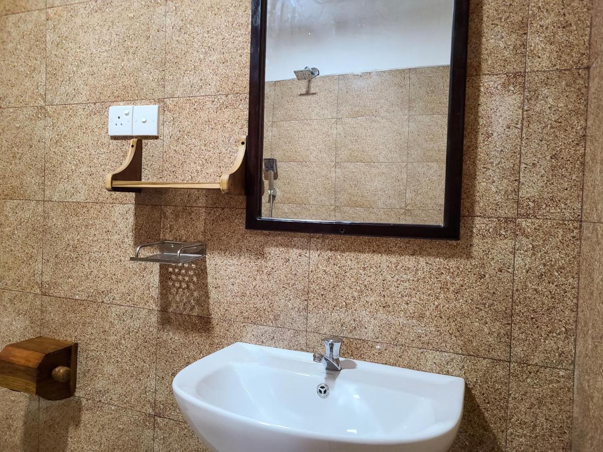 Woodholic Homestay Σιγκιρίγια Εξωτερικό φωτογραφία
