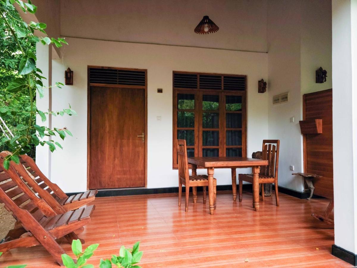 Woodholic Homestay Σιγκιρίγια Εξωτερικό φωτογραφία