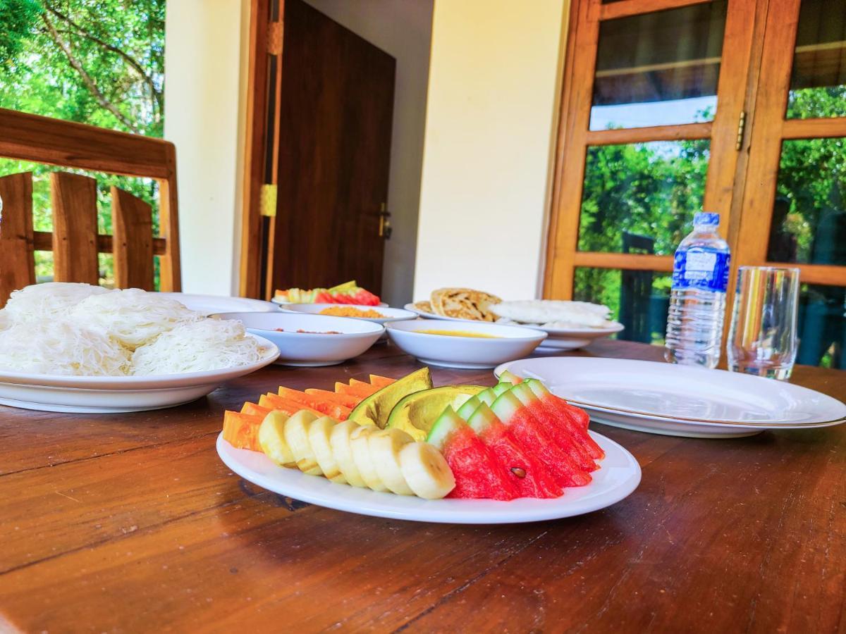Woodholic Homestay Σιγκιρίγια Εξωτερικό φωτογραφία