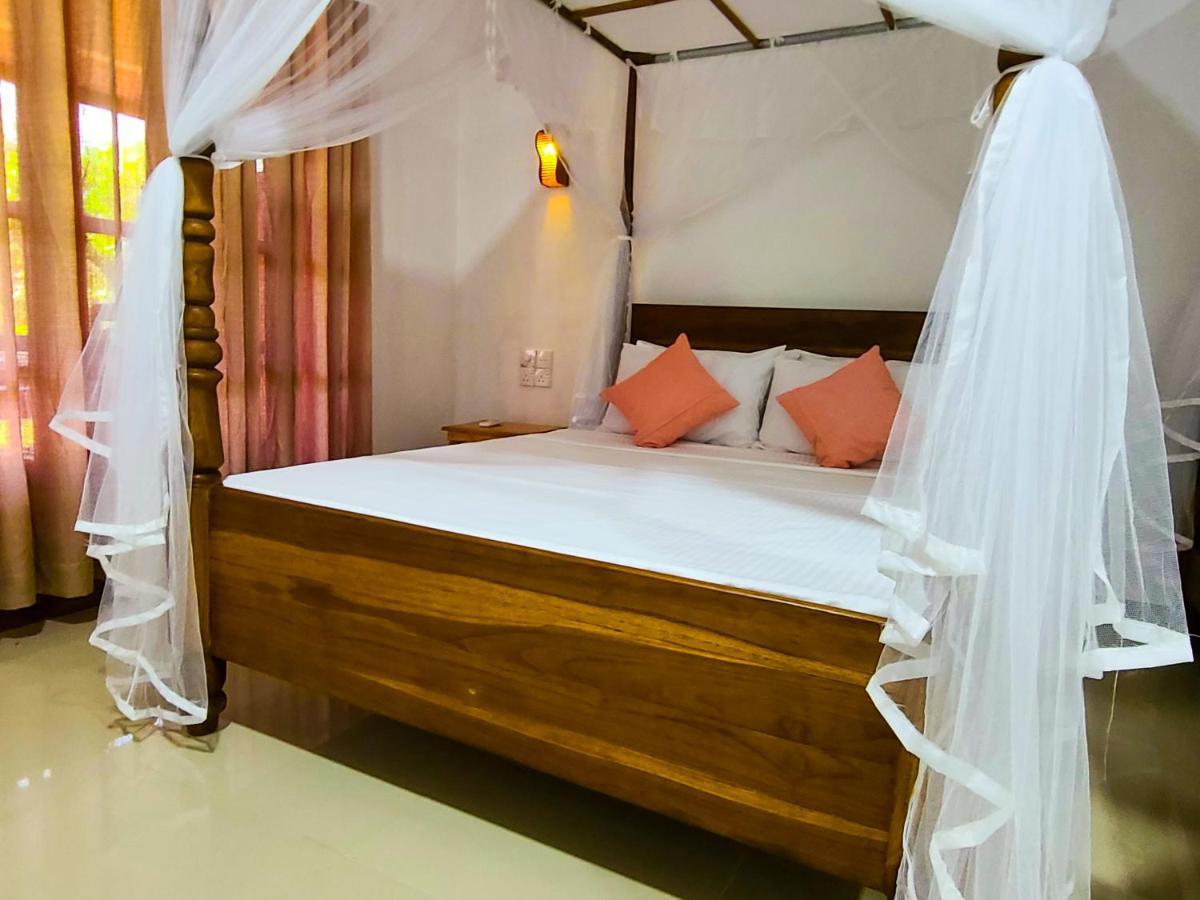 Woodholic Homestay Σιγκιρίγια Εξωτερικό φωτογραφία