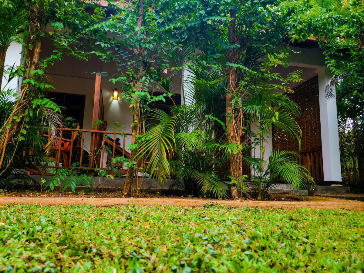 Woodholic Homestay Σιγκιρίγια Εξωτερικό φωτογραφία