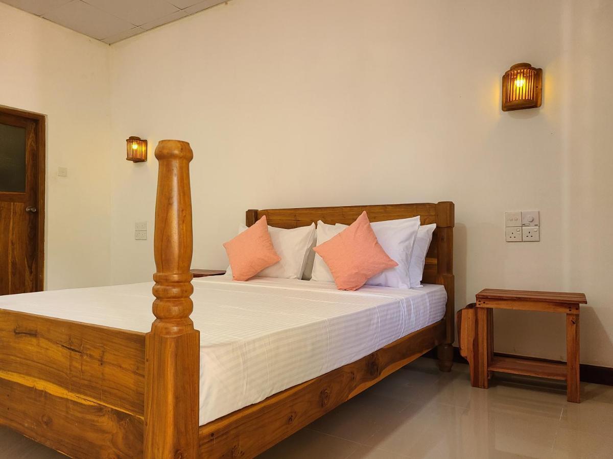 Woodholic Homestay Σιγκιρίγια Εξωτερικό φωτογραφία