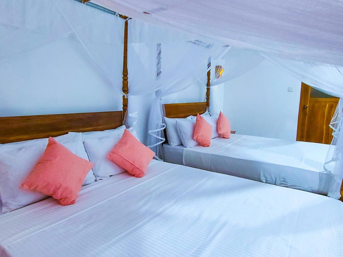 Woodholic Homestay Σιγκιρίγια Εξωτερικό φωτογραφία
