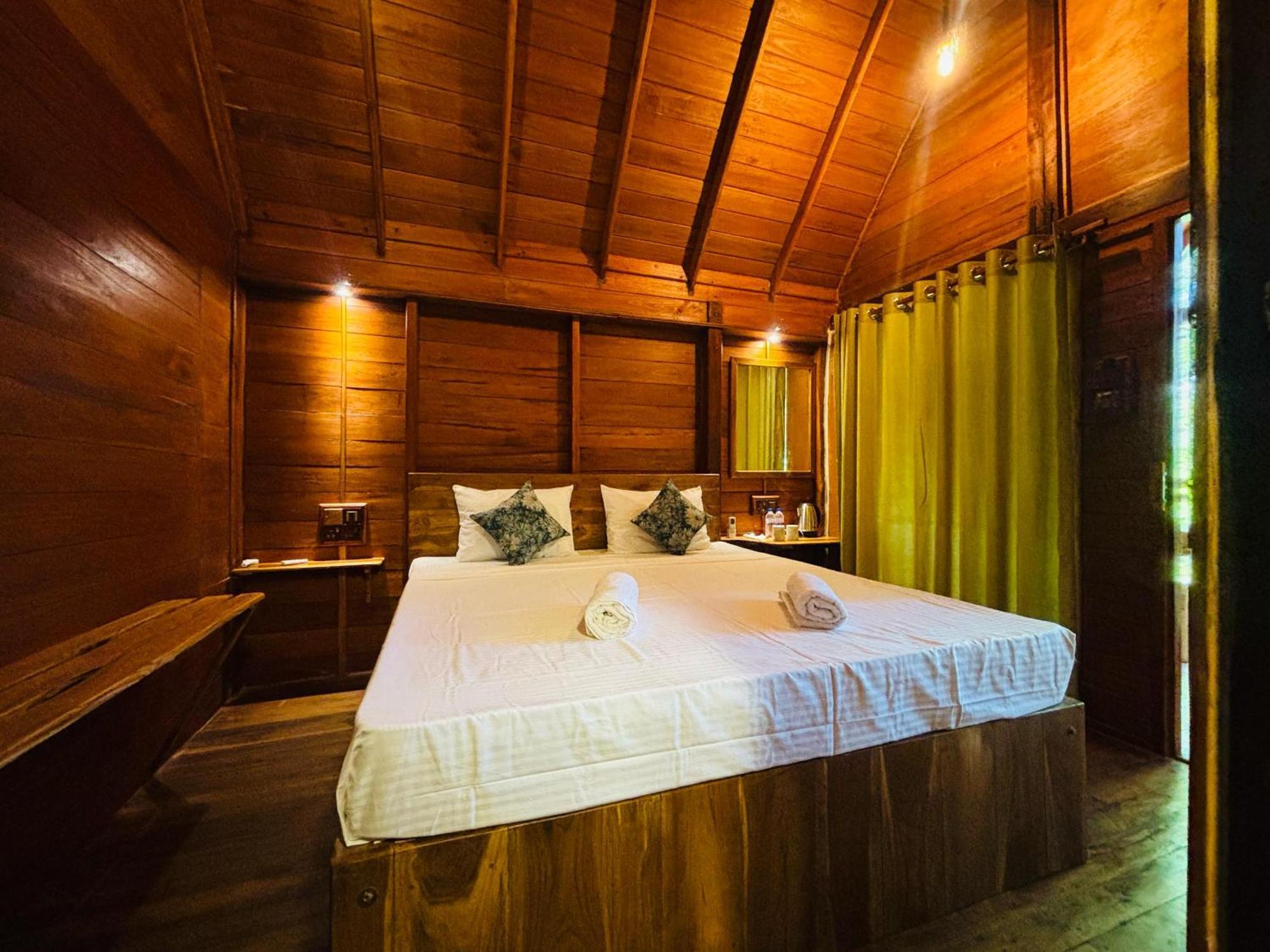 Woodholic Homestay Σιγκιρίγια Εξωτερικό φωτογραφία