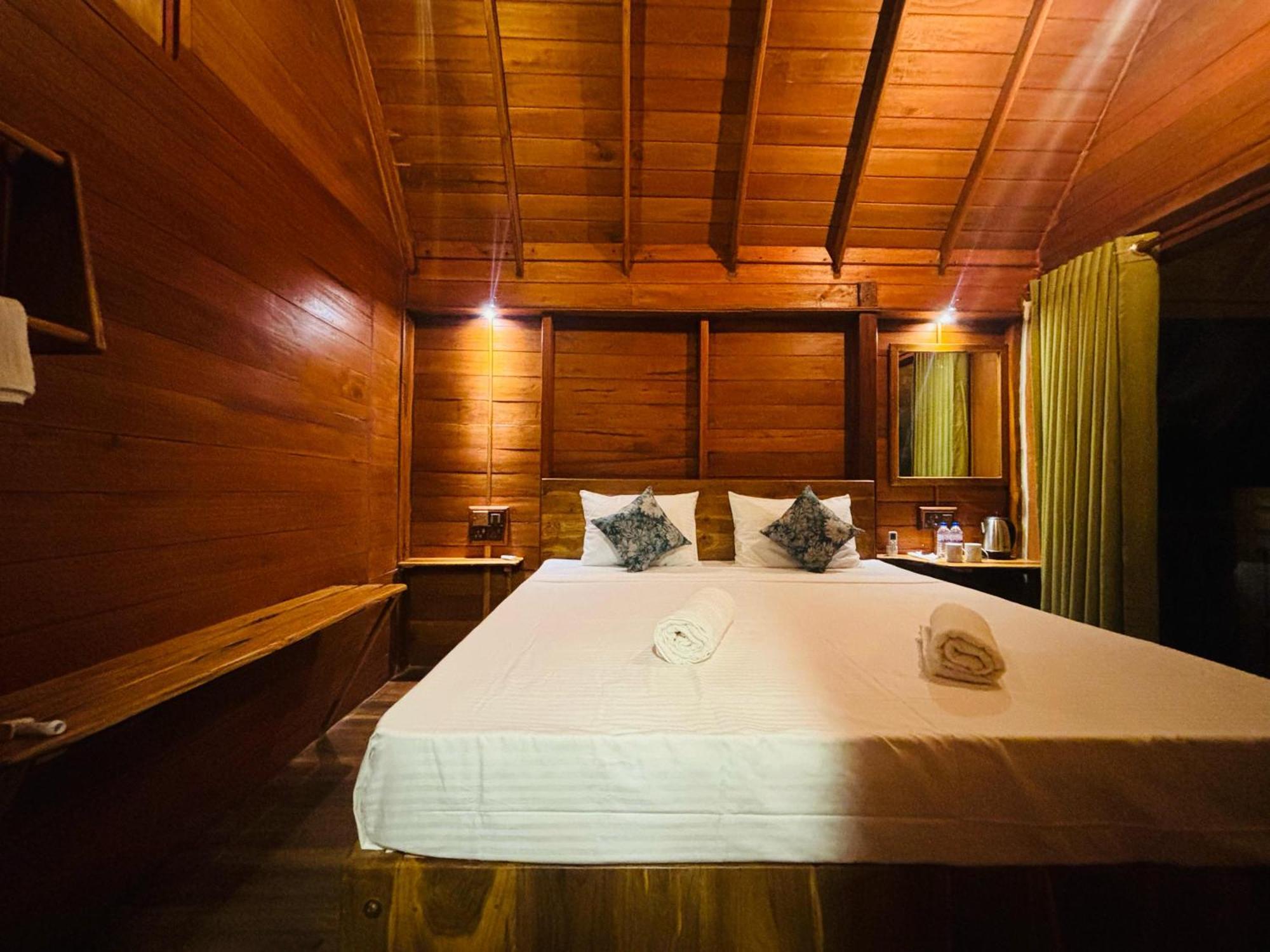 Woodholic Homestay Σιγκιρίγια Εξωτερικό φωτογραφία