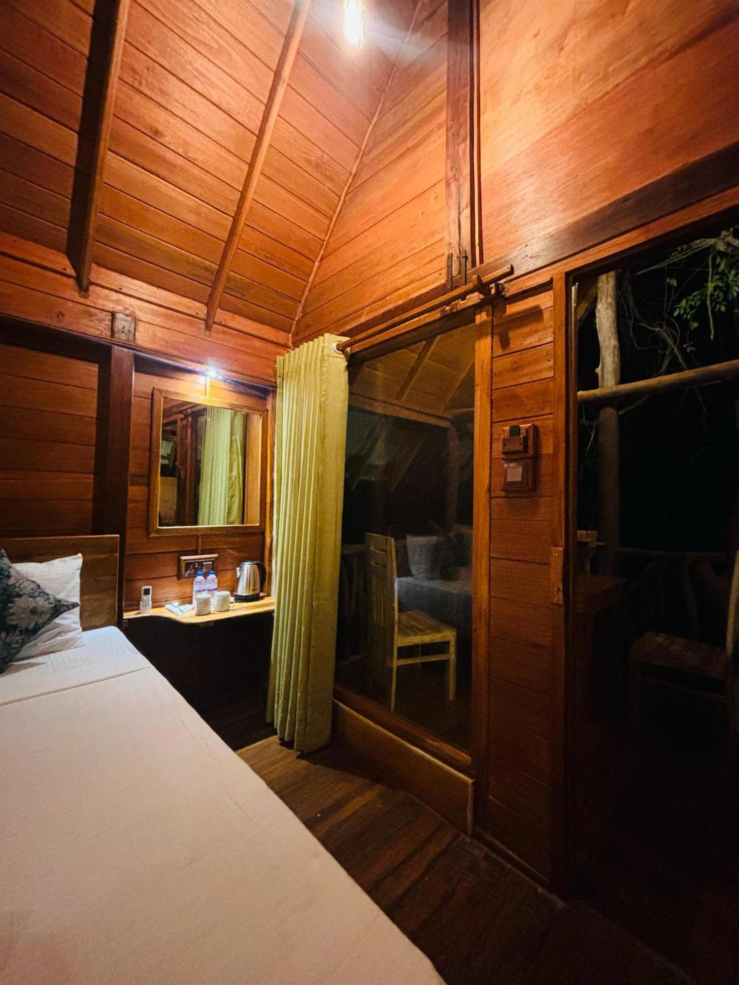 Woodholic Homestay Σιγκιρίγια Εξωτερικό φωτογραφία