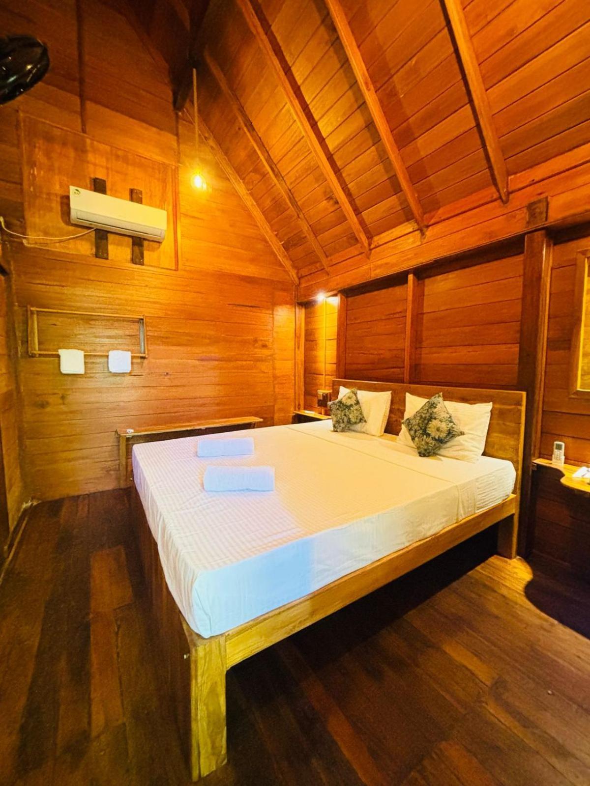 Woodholic Homestay Σιγκιρίγια Εξωτερικό φωτογραφία