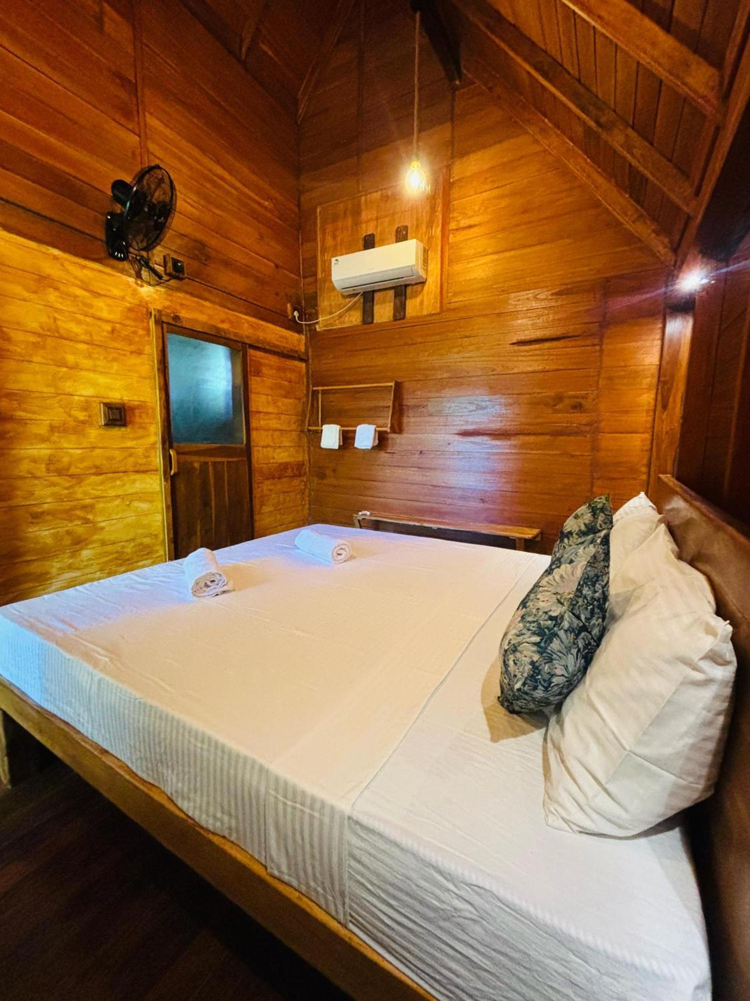 Woodholic Homestay Σιγκιρίγια Εξωτερικό φωτογραφία